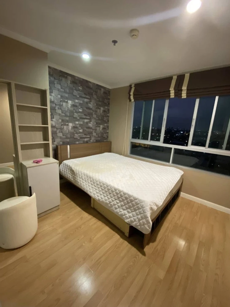Selling 4 fully furnished, spacious and comfortable high-floor units at Lumpini Ville Latphrao-Chokchai. Book now!