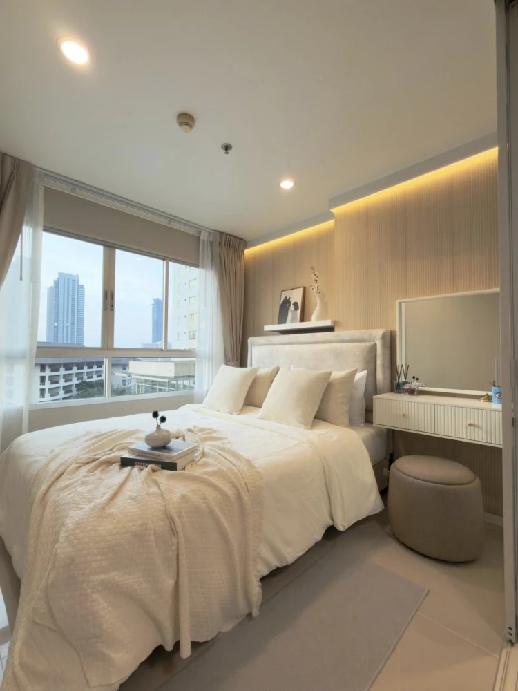 Selling a beautifully decorated Lumpini Ville Naklua - Wongamat unit with high-quality built-in furniture. Don't miss out!