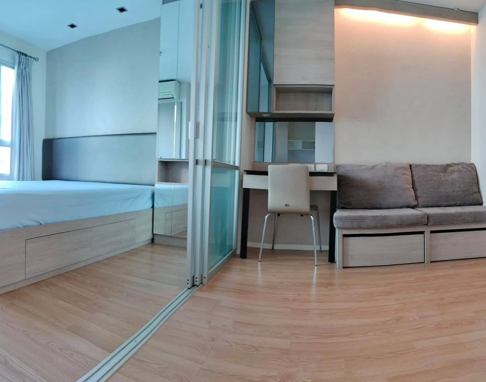 Selling a fully furnished, ready-to-move-in unit at Lumpini Ville On Nut–Phatthanakan, 4th floor. Book now!