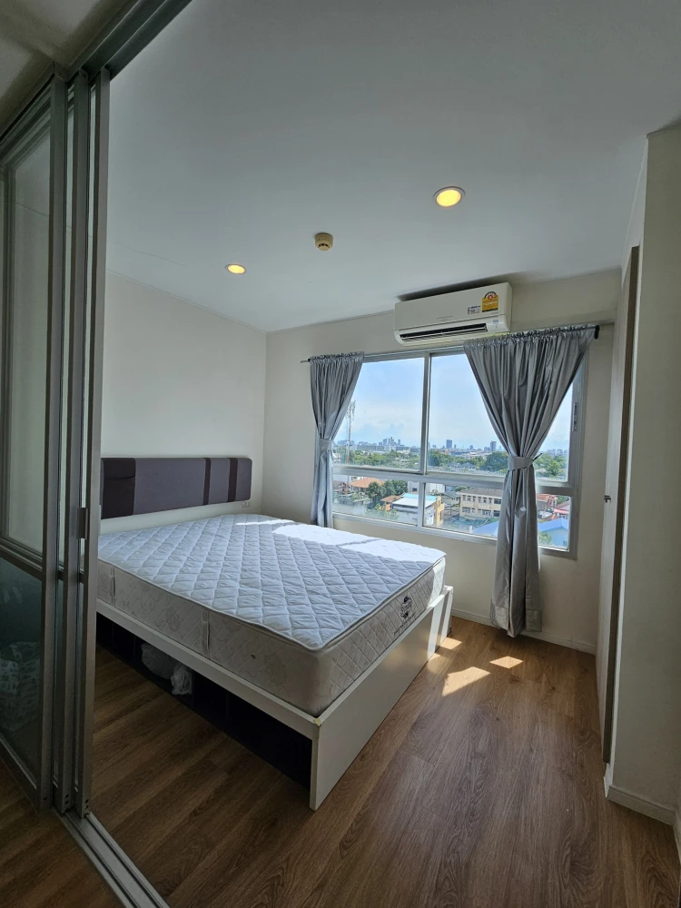 For sale: Lumpini Ville On Nut–Phatthanakan, corner unit with privacy, fully furnished, swimming pool view. Reserve now!