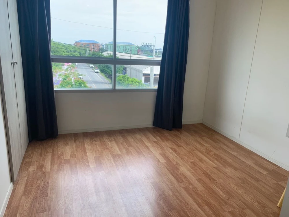 For sale: Lumpini Ville Onnut – Ladkrabang, 4th floor, empty room, good project, interested in owning, hurry and reserve now.