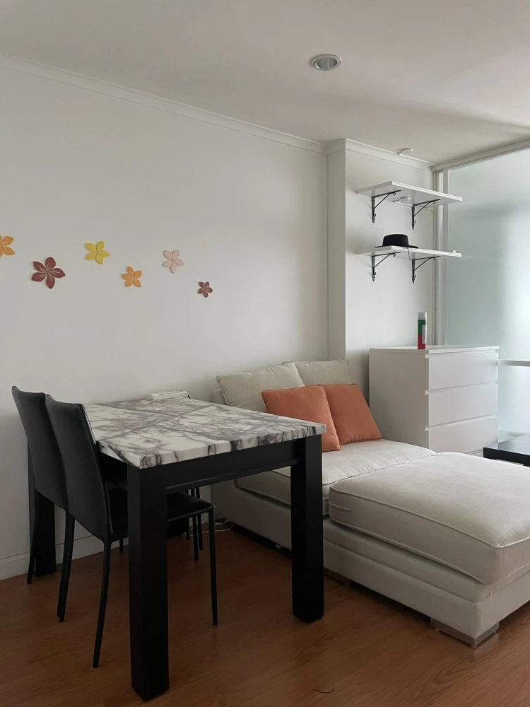 Selling a Lumpini Ville Prachachuen-Pongpetch condo, 17th floor. Convenient location, fully furnished with appliances. Don't miss out!