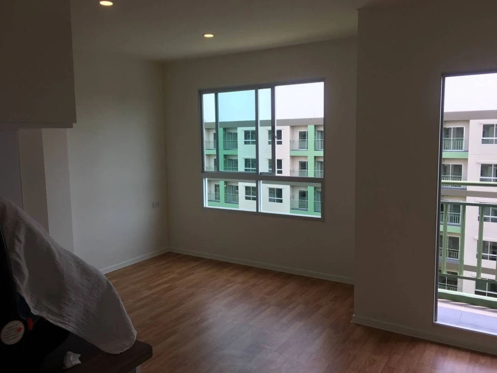 For sale: Lumpini Ville Pranangklao-Riverview, empty room, 8th floor, garden view + pool. Interested? Book now, urgent.