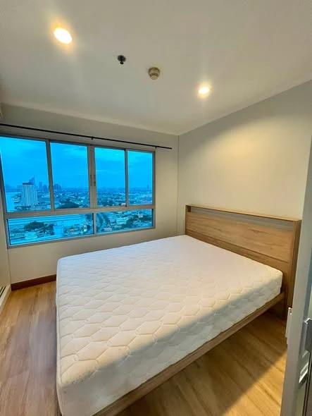 Selling a lovely condo at Lumpini Ville Ratburana-Riverview. Fully furnished with beautiful river views. Book now!