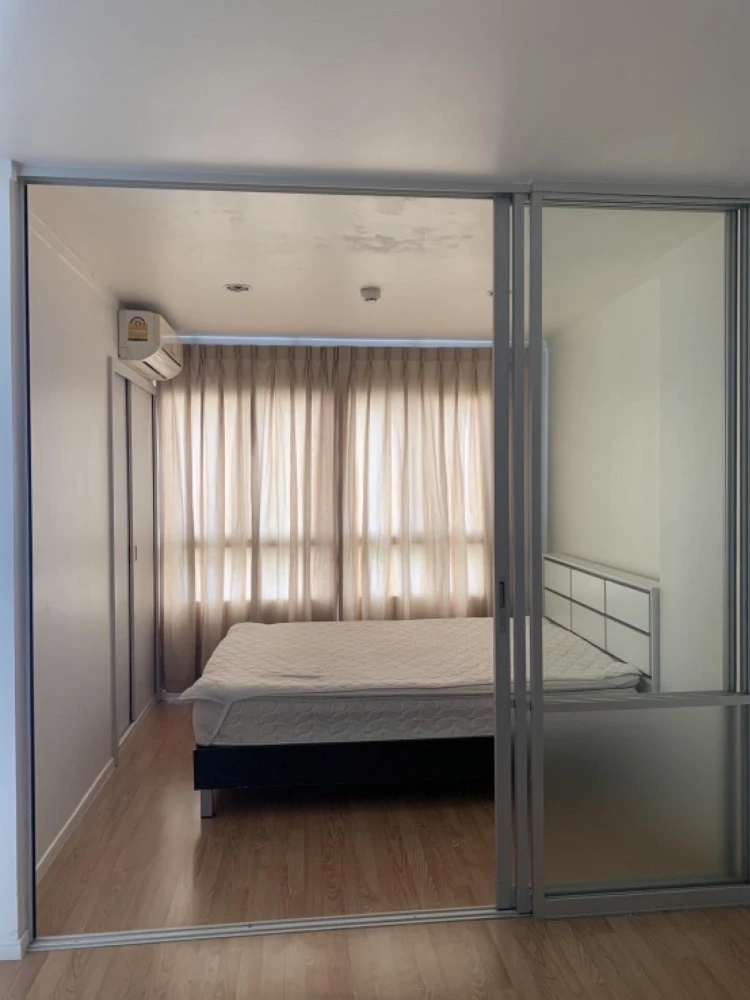 For sale: Lumpini Ville Sukhumvit 109–Bearing, 6th floor, comes with complete furniture and appliances. Reserve now.