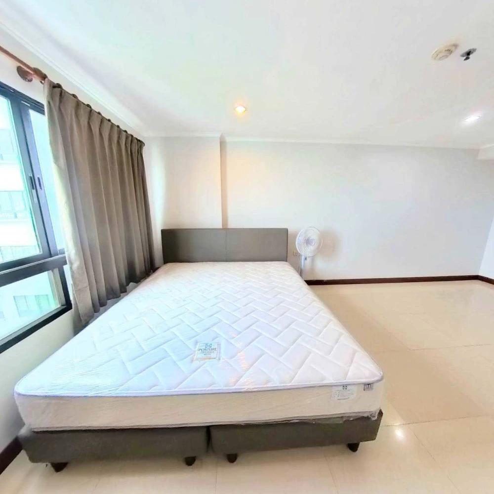For Sale: Lumpini Ville Sukhumvit 77, 17th floor. Pleasant unit, great price—reserve it now!