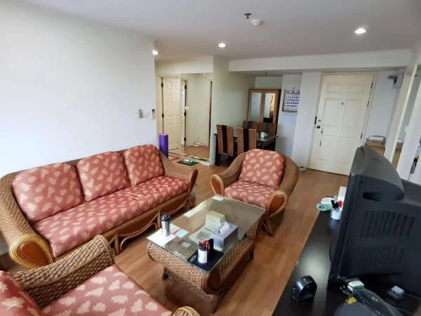 For sale: Lumpini Ville Sukhumvit 77, corner room with privacy, comes with a lot of usable space, reserve now!