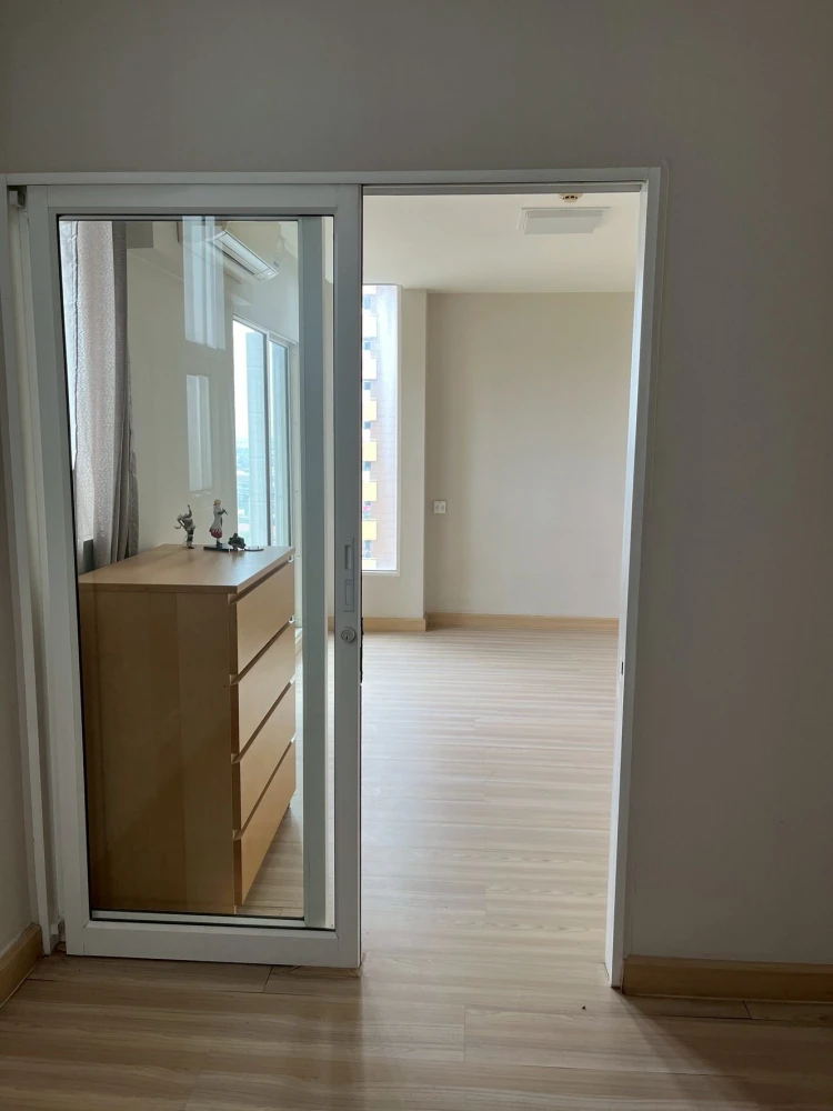 For sale: M Society Condominium, spacious room, lots of usable space, good location. If you're slow, you'll miss out.