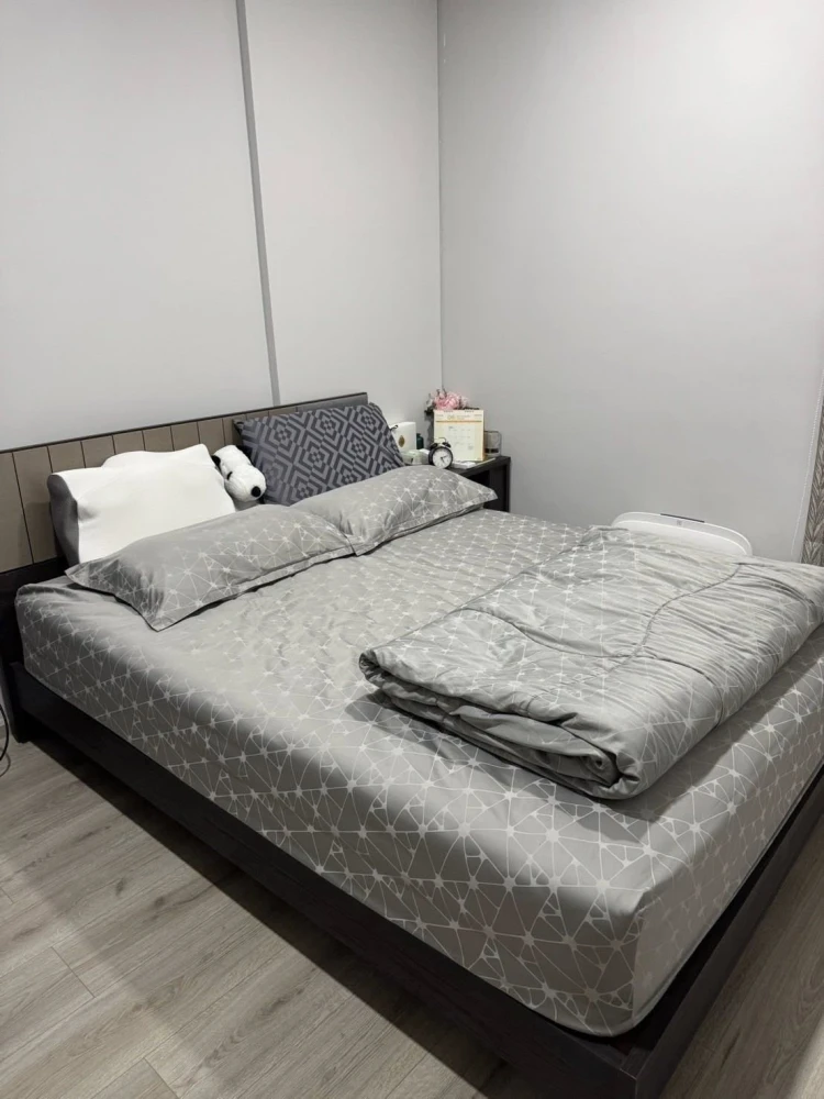 For sale: Metris Ladprao, spacious room, lots of usable space, comes with complete furniture and amenities. Don't miss out!