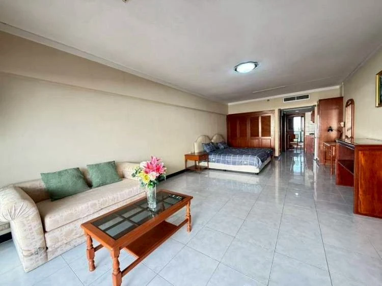 Metro Jomtien Condotel for sale, studio room, 9th floor, beautiful sea view, hurry and grab it!