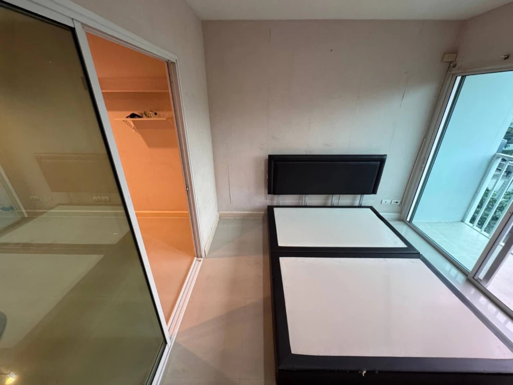 For sale: Metro Park Sathorn Phase 3, Building M, rooms with trees, shady atmosphere, don't miss it.