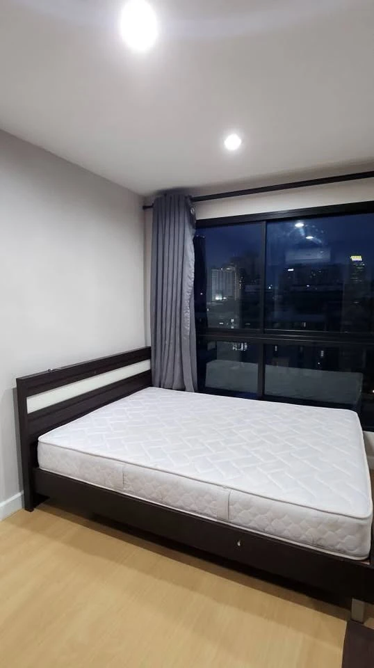 Selling Metro Sky Ratchada 1-bedroom, 1-bathroom unit. Fully furnished. Great location. Convenient transportation. Book now!