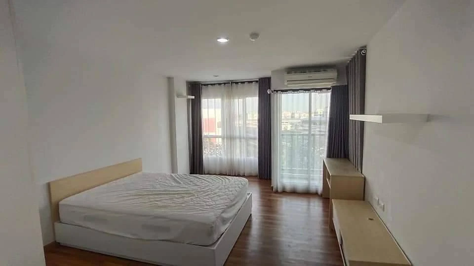 Selling a 1-bedroom unit at Miami Bangpu, 5th floor, fully furnished with appliances. Book now!