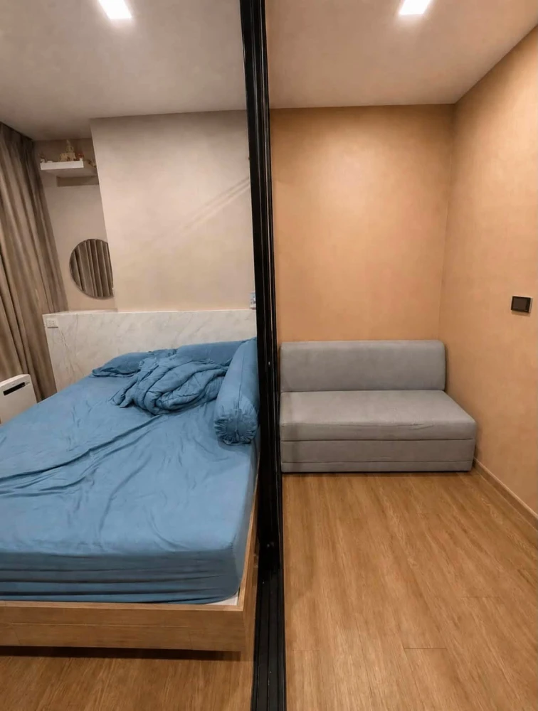 Selling Modiz Sukhumvit 50, unit on the 7th floor (a good height), fully furnished. Just bring your belongings and move in!