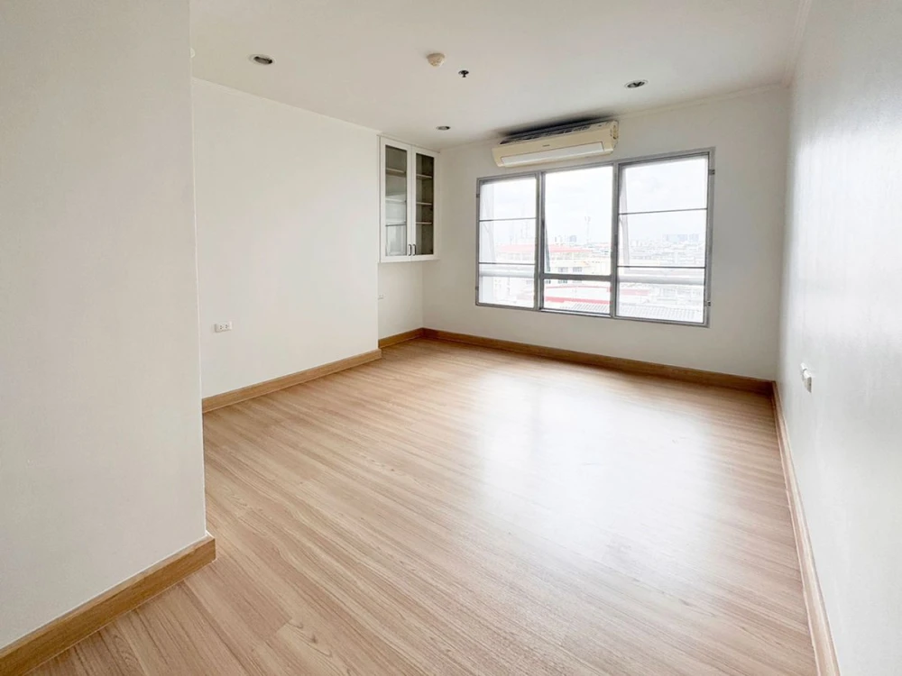 For sale: Motif Condo Sathorn – Wongwian Yai, spacious room, lots of usable space, empty room, good location, reserve now!