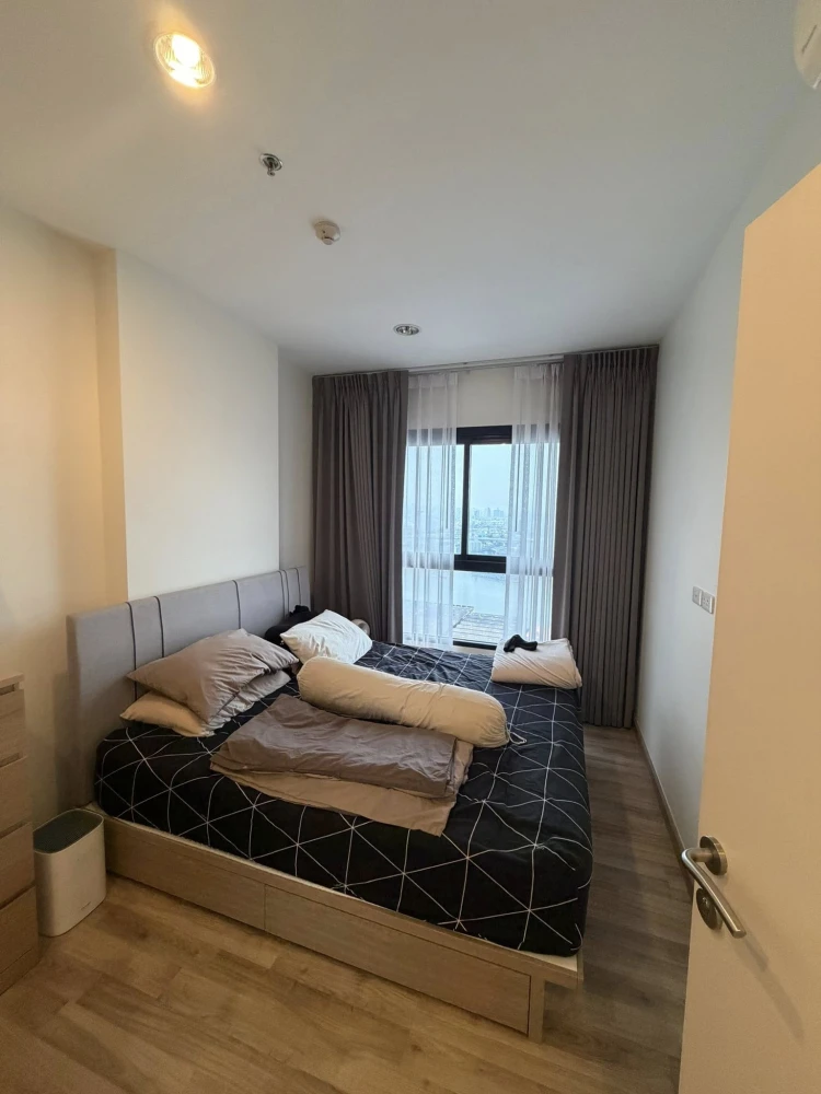 Selling Niche Mono Charoen Nakorn, 2 bedrooms, spacious living area, fully furnished, beautiful Chao Phraya River view. Book now!
