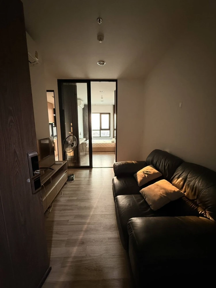 Selling Niche MONO Sukhumvit-Bearing, ready to move in immediately. No need to buy additional furniture or appliances.