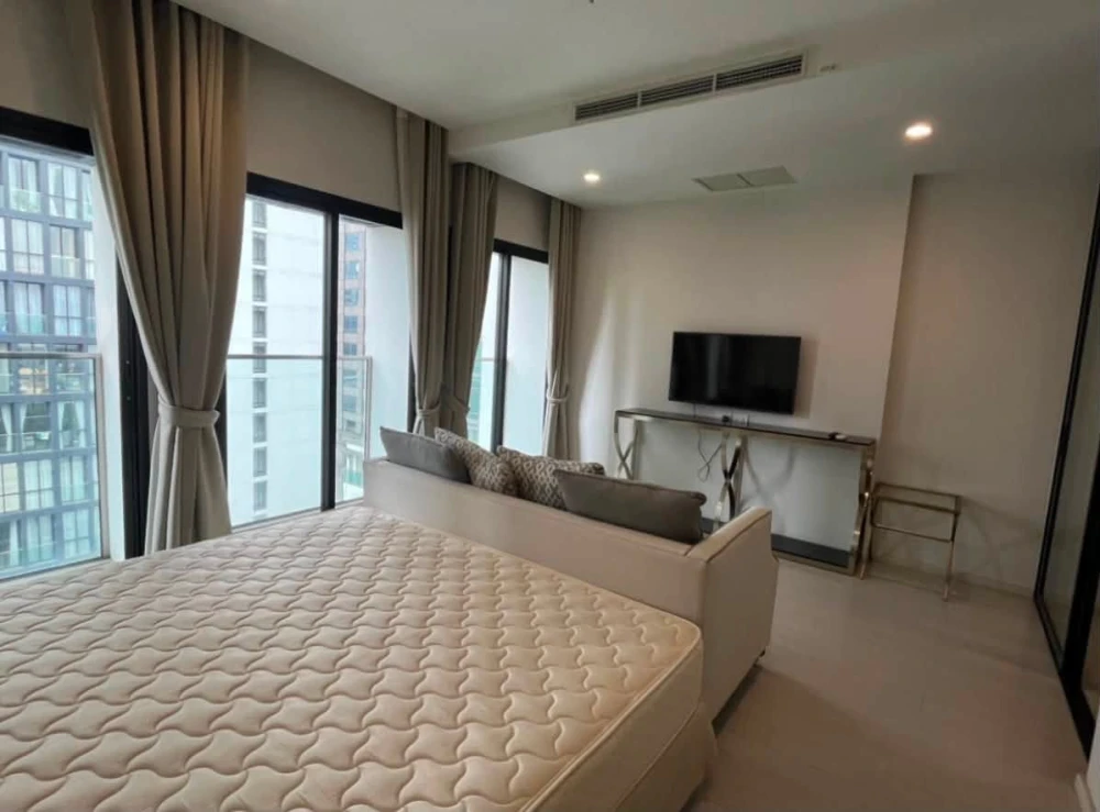 For sale: Fully furnished unit at Noble Ploenjit, located on the 12th floor—ready for you to move in! Don’t miss out—book it now!