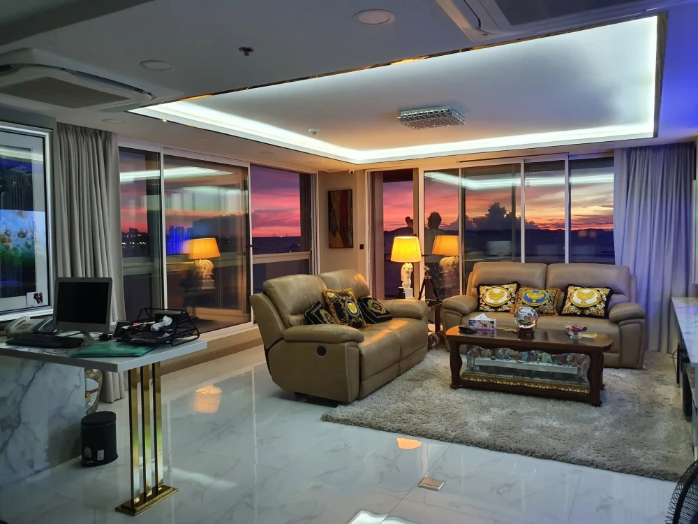 For sale: Northshore, beautifully decorated room, comes with lots of usable space, beautiful sea view, don't miss it.