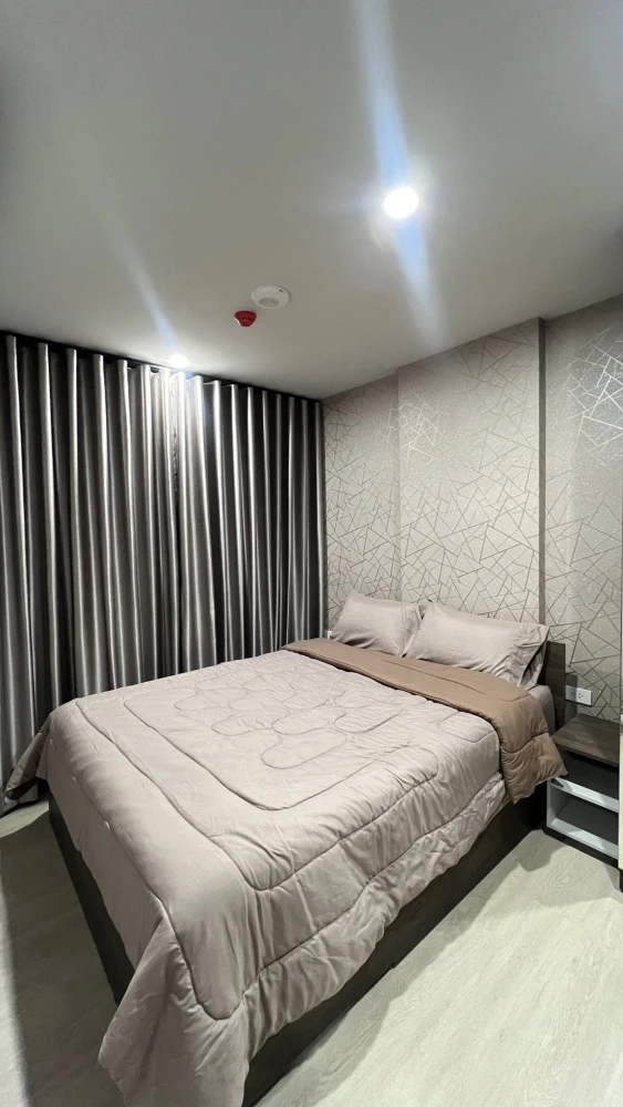 Selling a nice, low-floor unit at Nue Cross Khu Khot Station. Just bring your belongings and move in! Book now before it's too late!