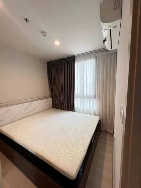 For sale: Nue Noble Ngamwongwan, a lovely room with complete furniture. Don't miss out on this great deal.