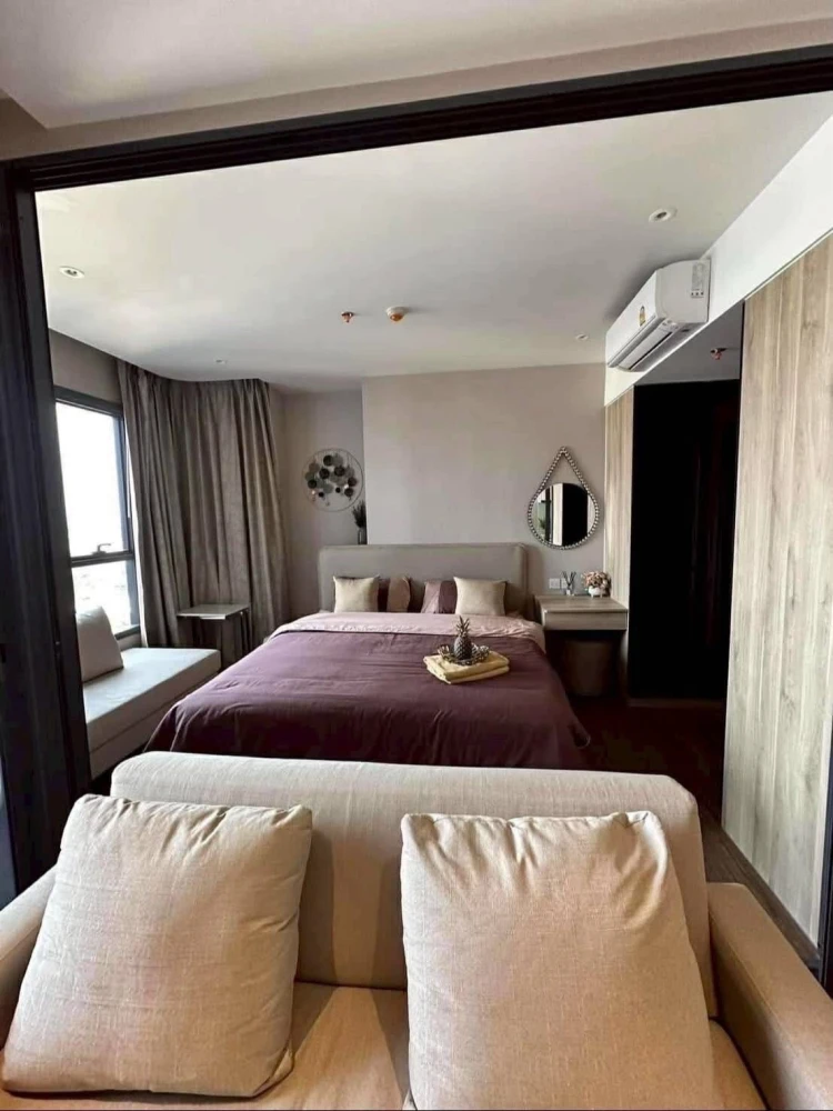 Selling Once Pattaya 1-bedroom, 1-bathroom unit. Fully furnished with beautiful city views. Book now!