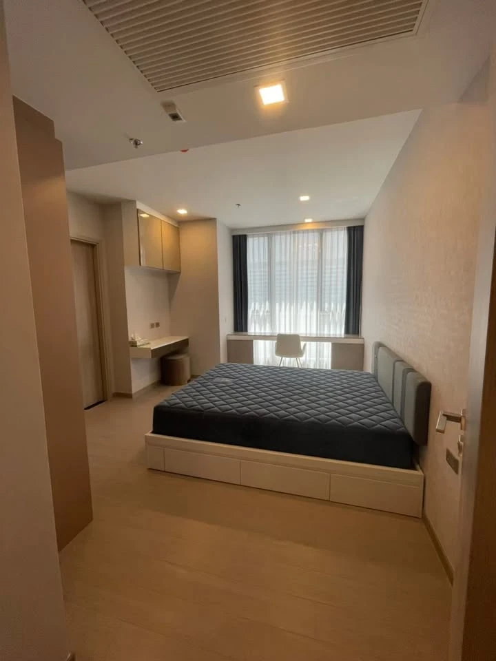 Selling a One 9 Five Asoke-Rama 9 condo unit. It's a great place to live, fully furnished and equipped with appliances. Just bring your personal belon