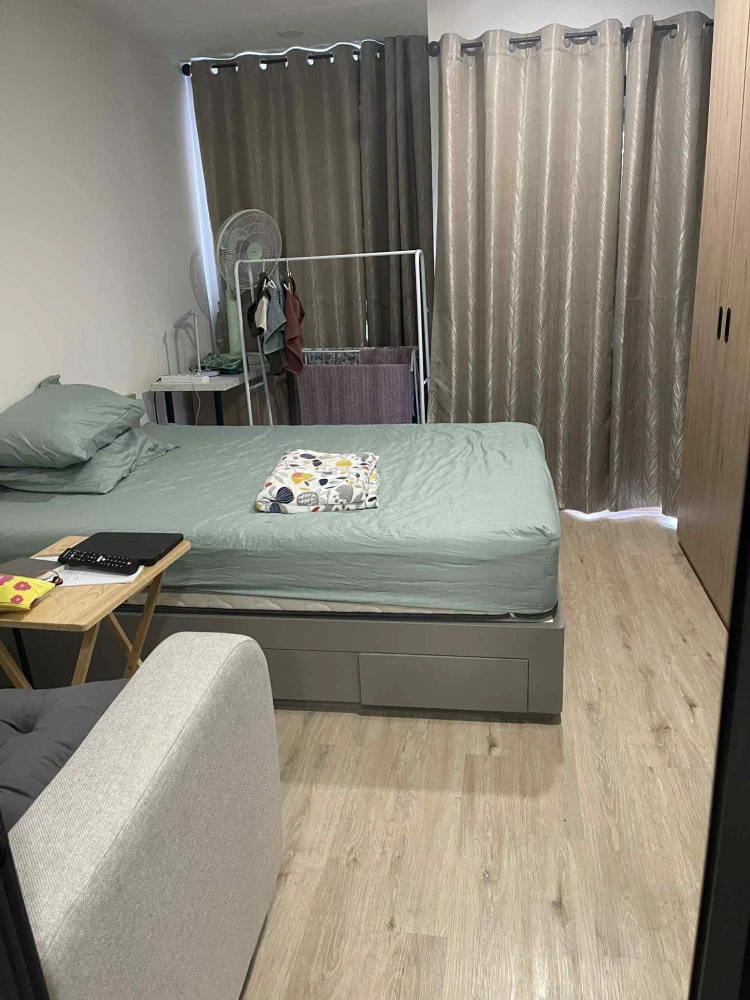 For sale: Oneder Kaset, Building B, 7th floor, swimming pool view, fully furnished + appliances, ready to move in.