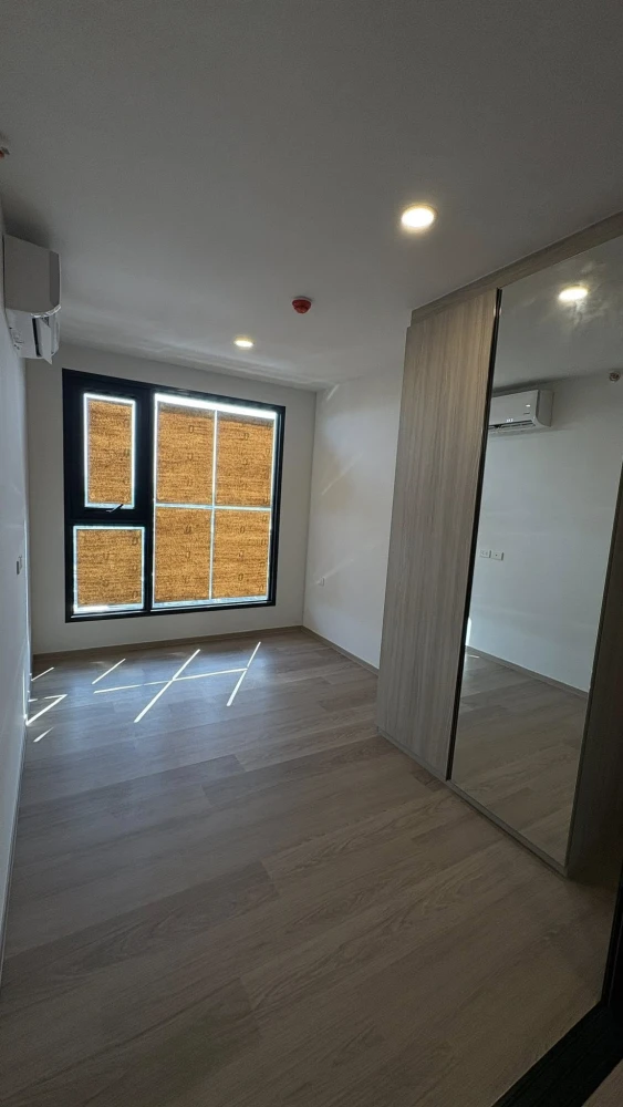 Selling Origin Play Bangkhunnon Triple Station unit, high floor, great ventilation, pets allowed. Don't miss out, book now!