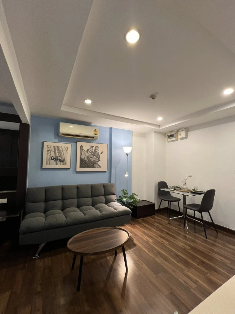 For sale: PARC EXO Kaset-Navamintra, beautifully decorated room, superb built-in headboard wall, fully furnished, don't miss out.