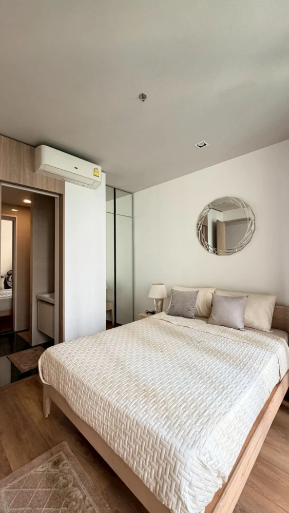 Selling a 2-bedroom unit at Park 24 Origin Phrom Phong. Spacious living area, fully furnished. Don't miss this great deal!