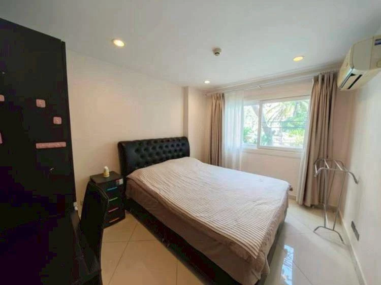 For sale: Park Lane Jomtien Resort, 1st floor, pool access, resort-like atmosphere, very worth booking.