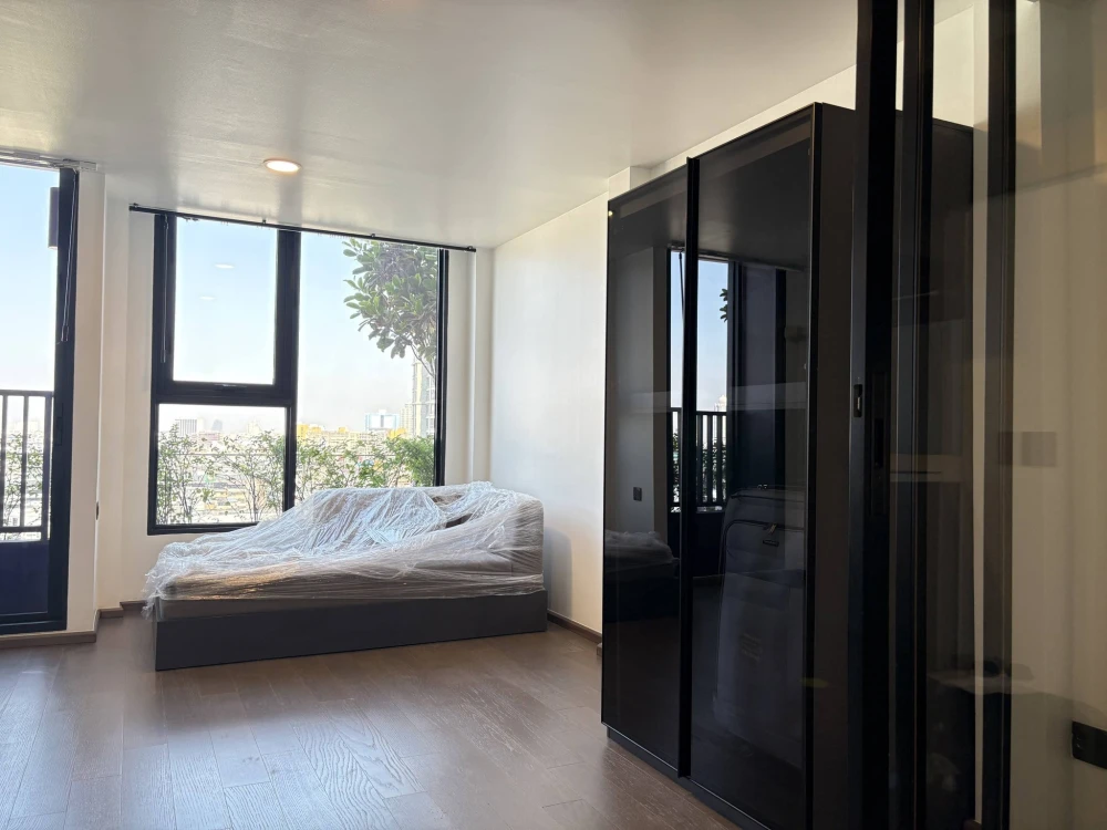 Selling a high-floor unit at Park Origin Chula-Samyan. Garden view, spacious and comfortable. Don't miss out, book now!!!