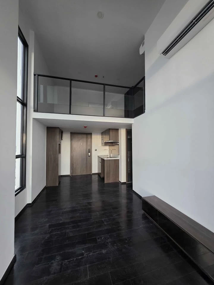 Park Origin Thonglor for sale, 30th floor, great city view, very good price. Got a wide front room. High ceilings Open and comfortable like being at h