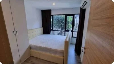 For sale: Pause id, 2nd floor, room not attached to anyone, quiet, 2 bedrooms, plenty of space. Book now and you won't be disappointed.
