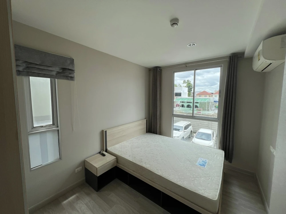 For sale: Plum Condo Chokchai 4, fully furnished and equipped with electrical appliances, ready to move in.