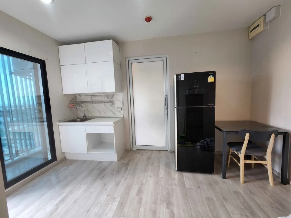 For sale: Plum Condo Central Station, 2 bedrooms, corner room, fully furnished, reserve now, urgently.
