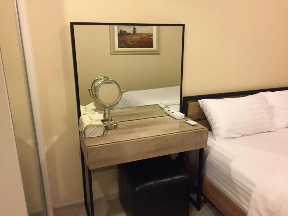 Plum Condo Central Station Phase 2 for sale, first corner building, can walk to Central in a chill way, comes with furniture + electrical appliances,