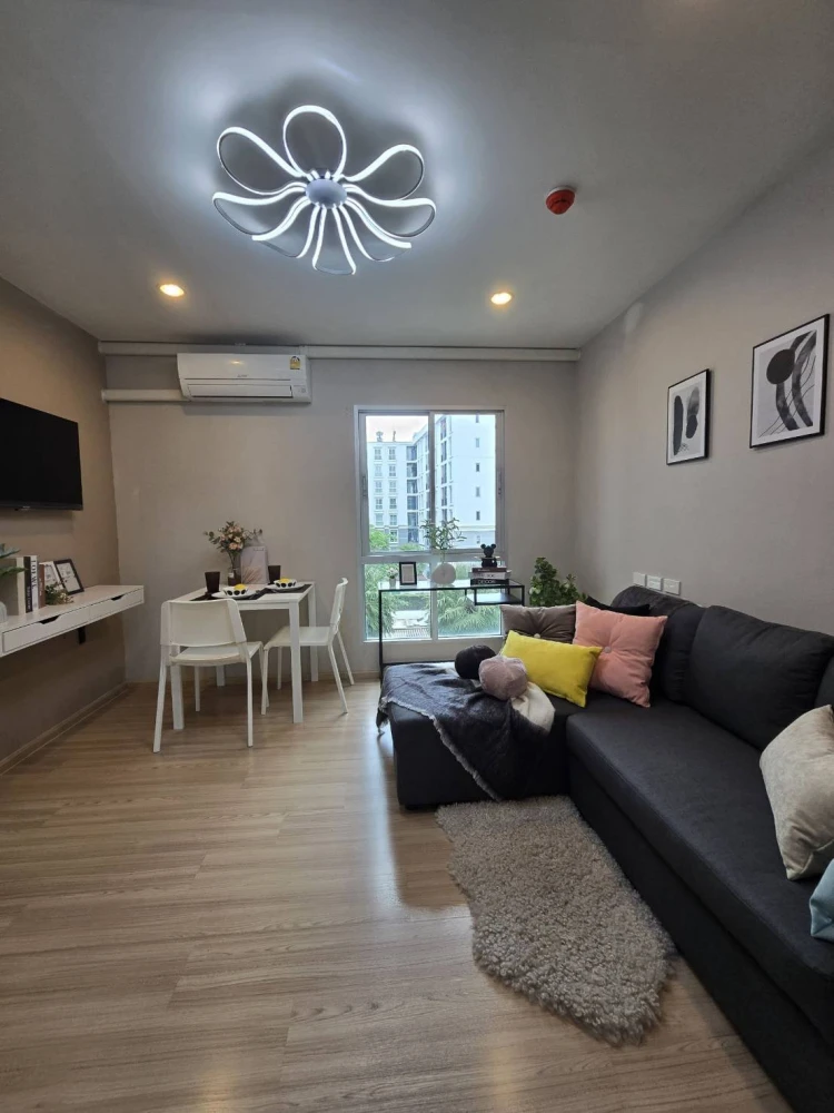 Plum Condo Chaengwattana Station for sale, nice room, fully furnished, just bring your bag and move in.