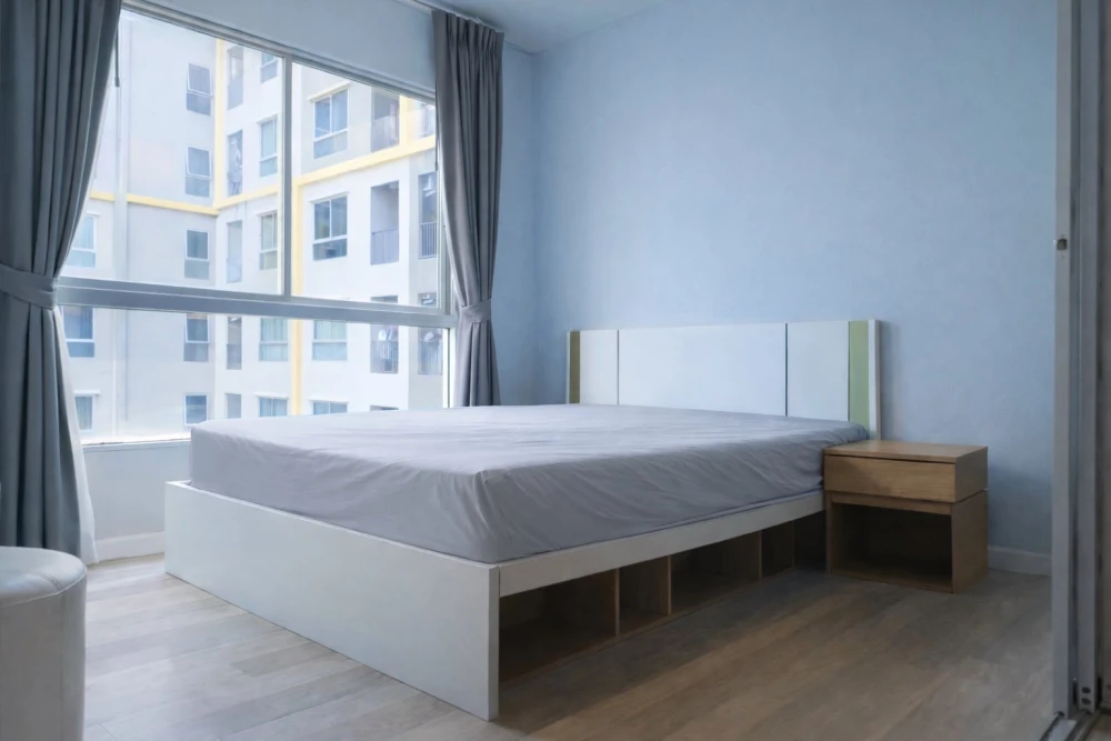 Plum Condo Laemchabang for sale: 1 bedroom, 1 bathroom, fully furnished, pool view, convenient location. Book now!