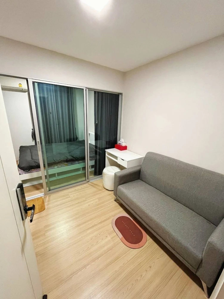 Plum Condo Mix Chaengwattana for sale, a lovely room with complete furniture, good location, convenient transportation, don't miss it.