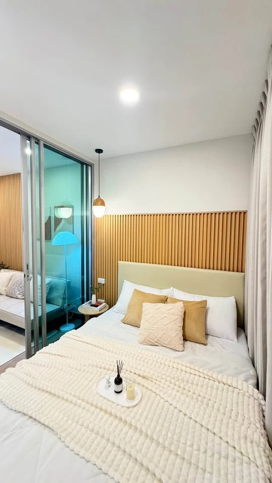 For sale: Plum Condo Ram 60 interchange, 2nd floor, Building D, beautifully decorated, minimalist style, simple and very livable. I must say that you