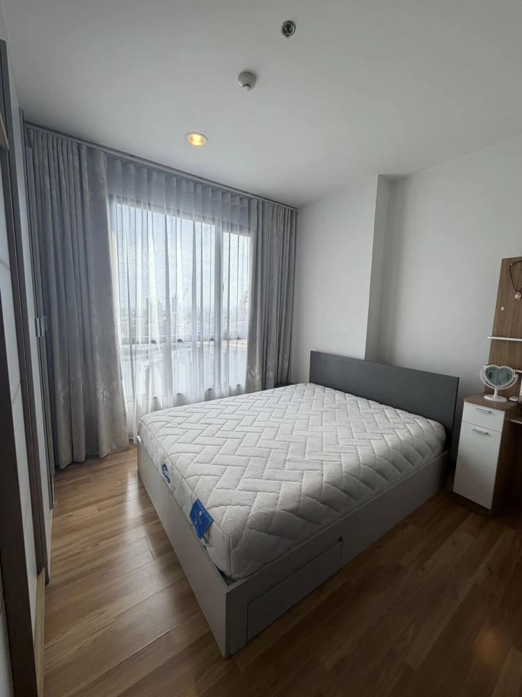 Selling Premio Vetro Kaset, 14th floor, corner unit. Unobstructed view, good ventilation all day, very comfortable to live in. For this location, cond