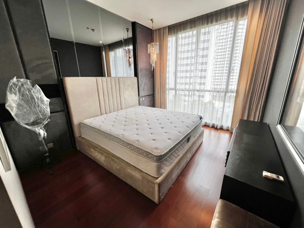 Quattro by Sansiri for sale, two bedrooms, two bathrooms, with excellent built-in decorations. It's so nice to live in. If you don't reserve, it would