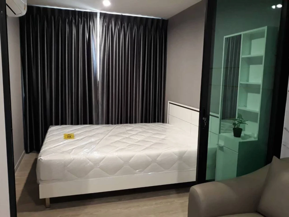 For sale: Reach Phahonyothin 52, Building D, open and comfortable view, beautifully decorated room, ready to move in.