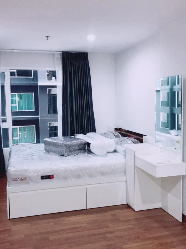 For sale: Regent Home Bangson, 8th floor, swimming pool view, quiet and private, fully furnished, ready to move in, reserve now, urgently.