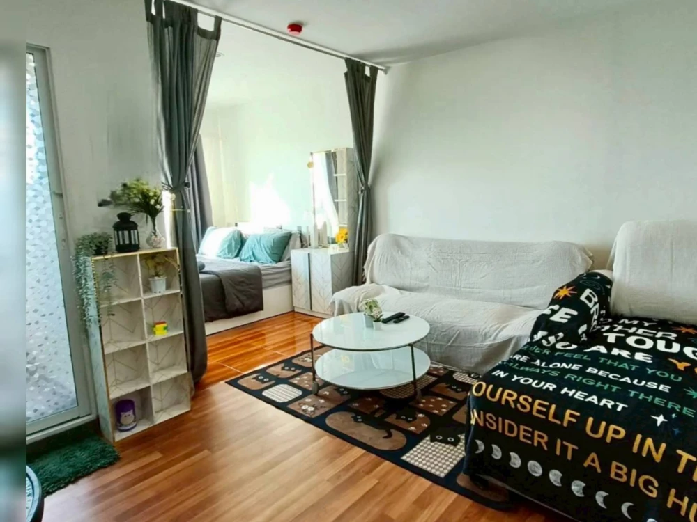 Selling a lovely Regent Home Bangson unit on the 9th floor. Fully furnished with a clear, open view. Book now!