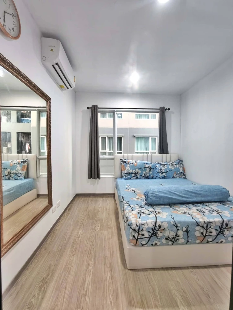 Selling Regent Home Sukhumvit 97/1, Building A, 3rd floor, corner unit. Clean room, fully furnished, ready to move in.