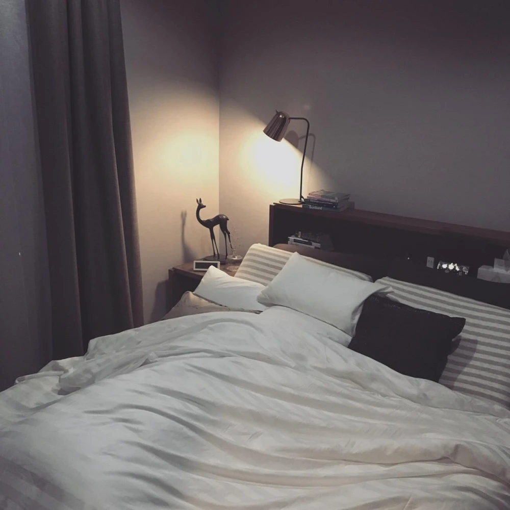 For sale: Rhythm Asoke, top floor 32, has a great view, full facilities in the room, book first, get it first.