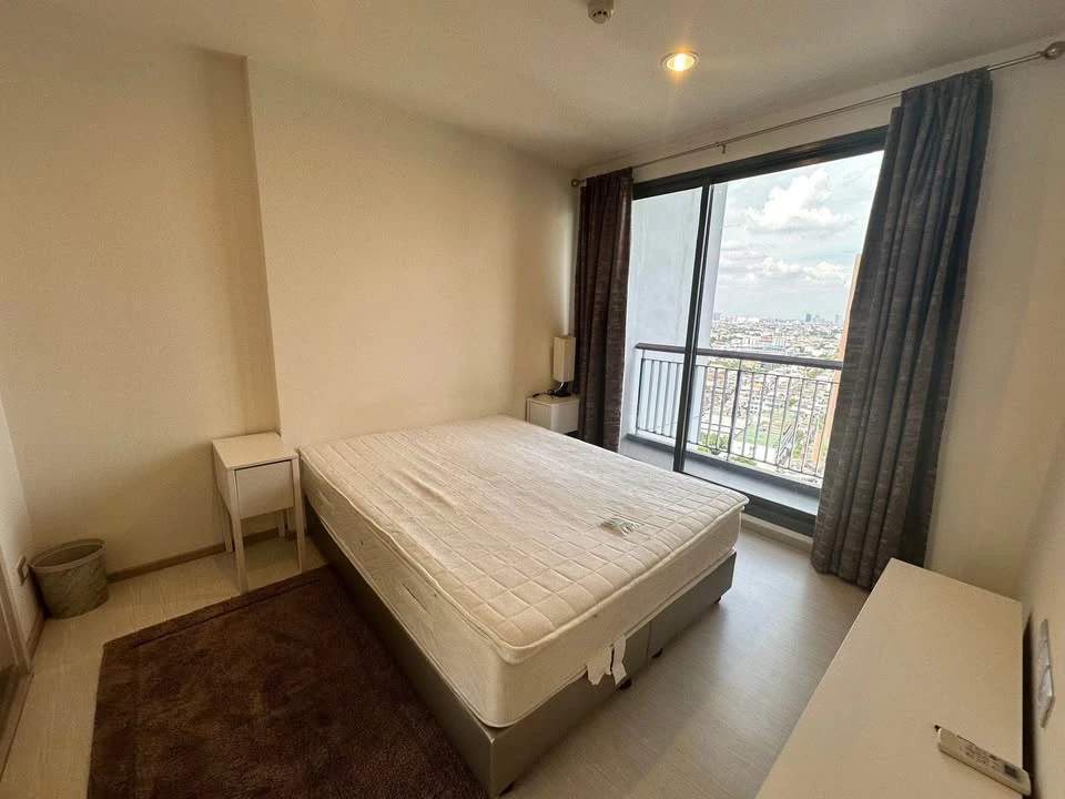 For sale: Rhythm Sukhumvit 42, high floor, 20th floor, lots of usable space, definitely not cramped, don't miss out.